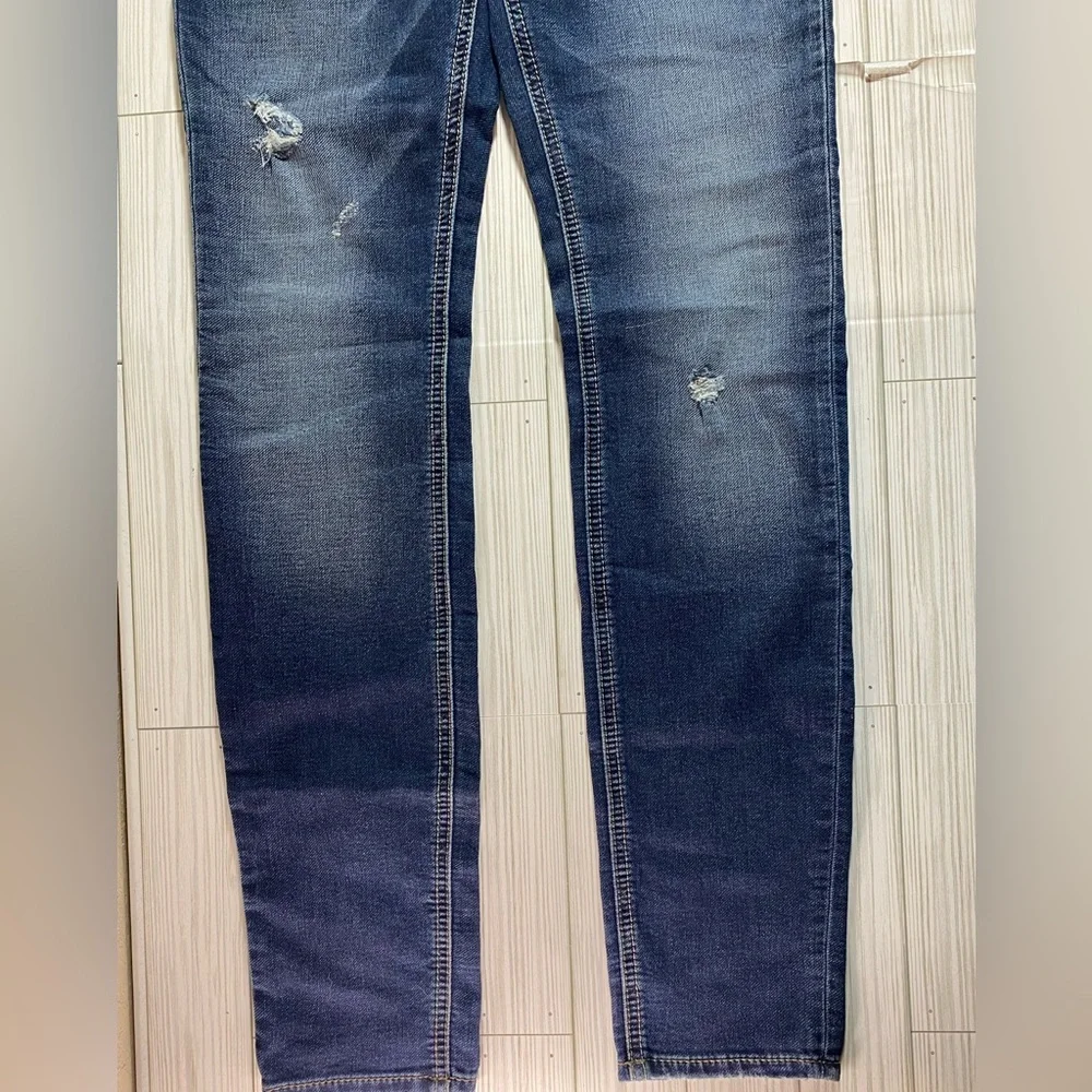 Women’s Classic Blue Jeans - Dark Wash - Picture 3 of 7